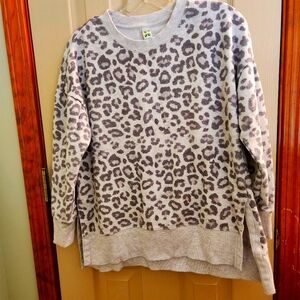 Grey Leopard print sweatshirt sz Medium by Green Tea